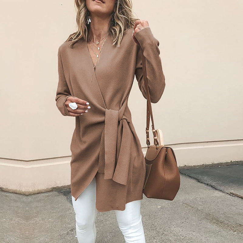Petite veste en laine à lacets de couleur unie, avec un décolleté en V