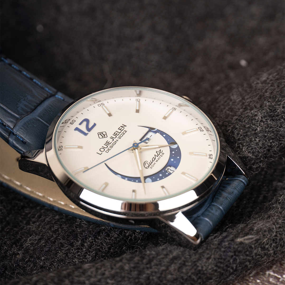Montre élégante avec phase de lune