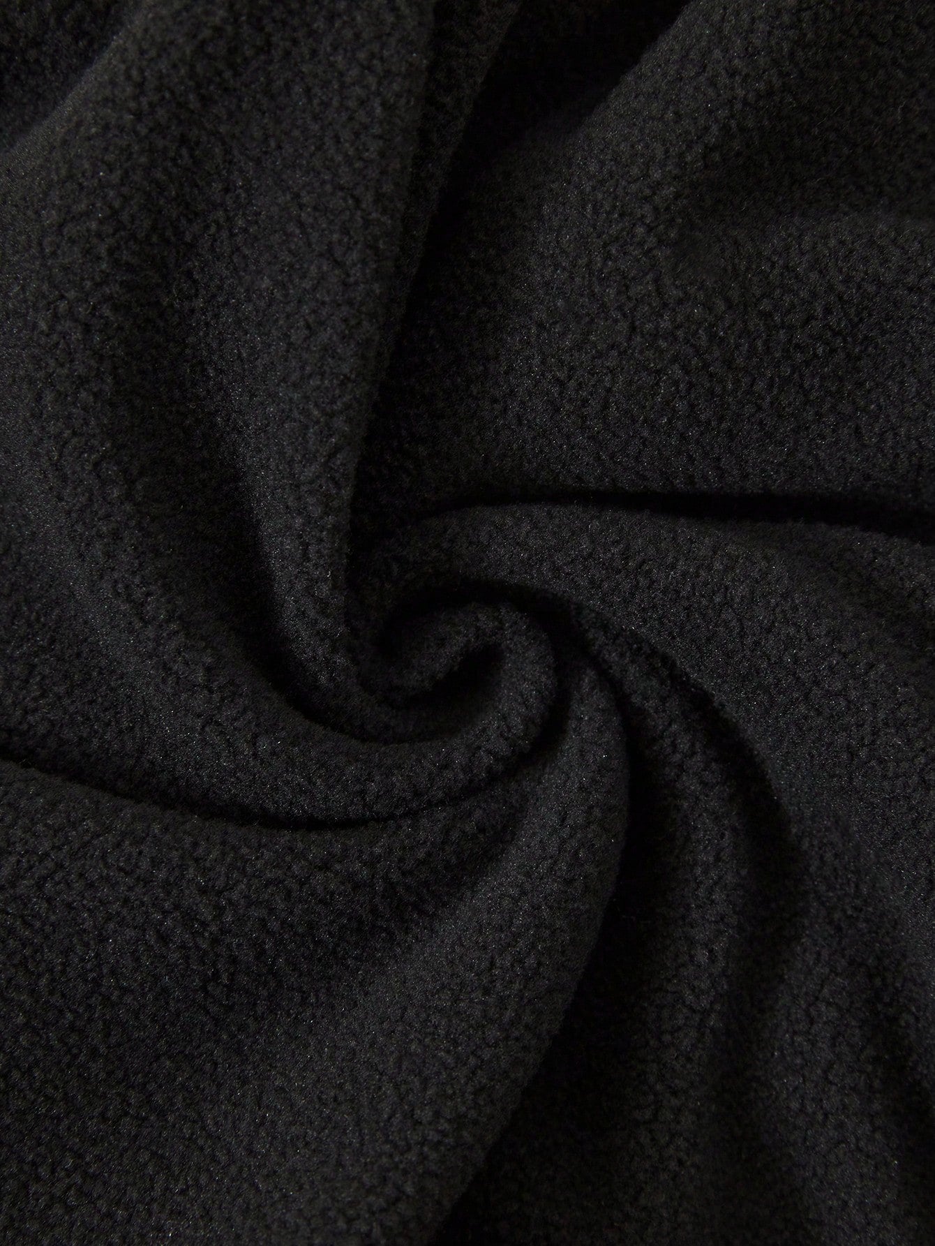 Pull Col roulé noir à taille cintrée